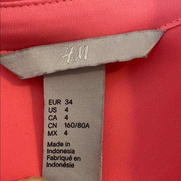 💥3/$15. Pink Blouse - Picture 3 of 3